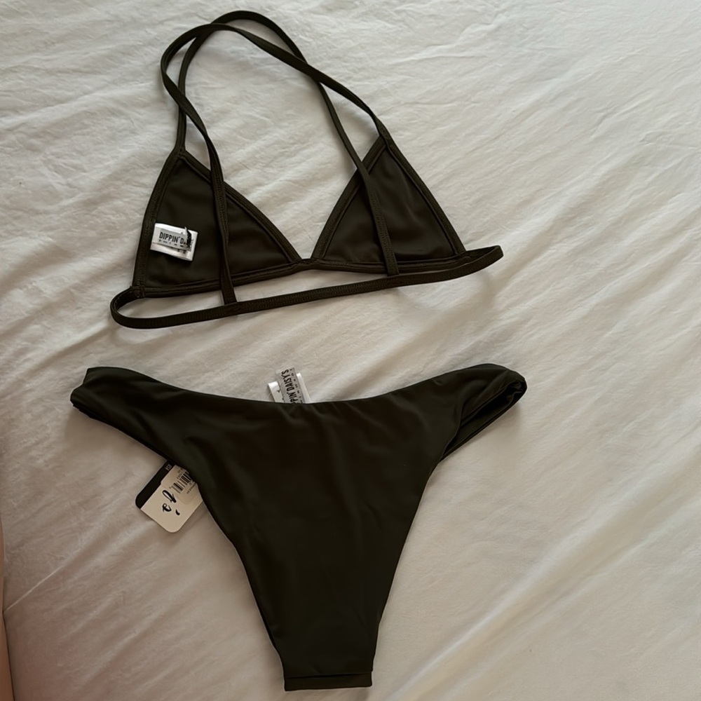 Bikini - Picture 3 of 4